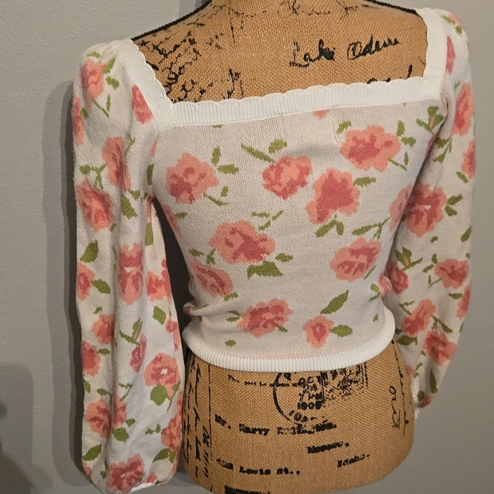 NWOT Chic Floral Knit Blouse - Pink and White XS - Picture 3 of 3